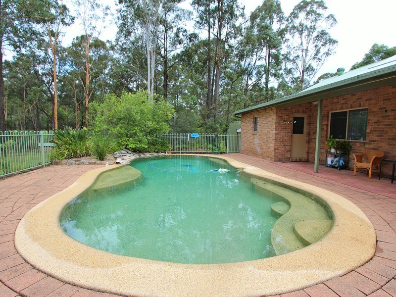 19 Brickmans Lane, Lovedale NSW 2325