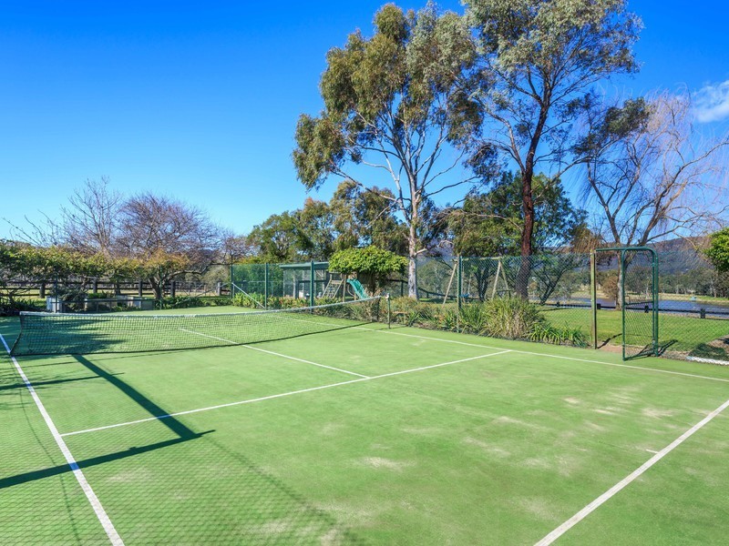859 Sandy Creek Road, Quorrobolong NSW 2325