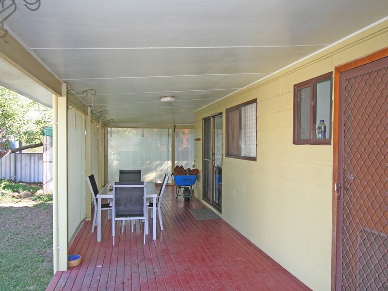 17 Howe Street, Broke NSW 2330