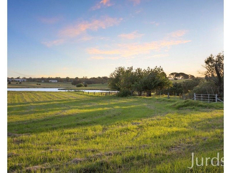 39 Cullami Street, Anambah NSW 2320