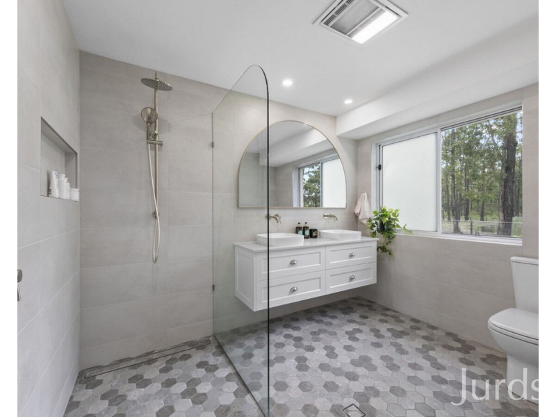 320 Lovedale Road, Lovedale NSW 2325