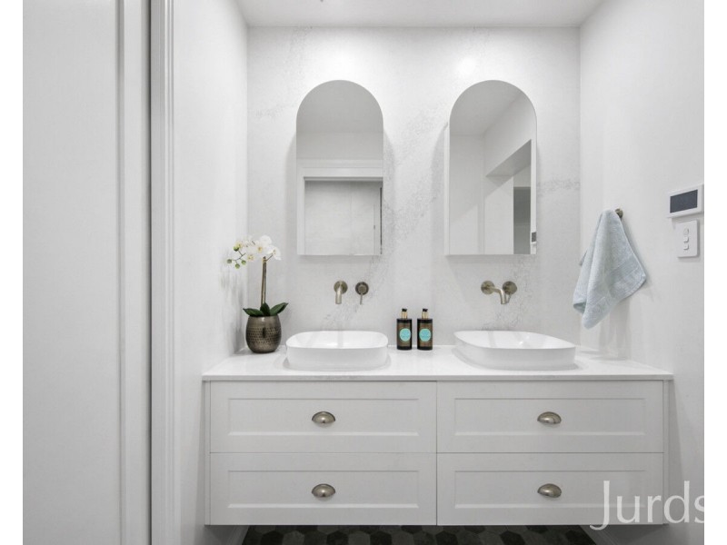 320 Lovedale Road, Lovedale NSW 2325