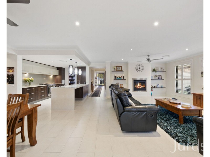 8 Drayton Grove, Cessnock NSW 2325