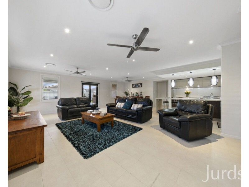 8 Drayton Grove, Cessnock NSW 2325