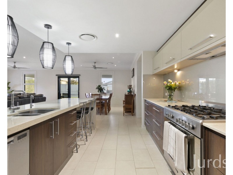 8 Drayton Grove, Cessnock NSW 2325