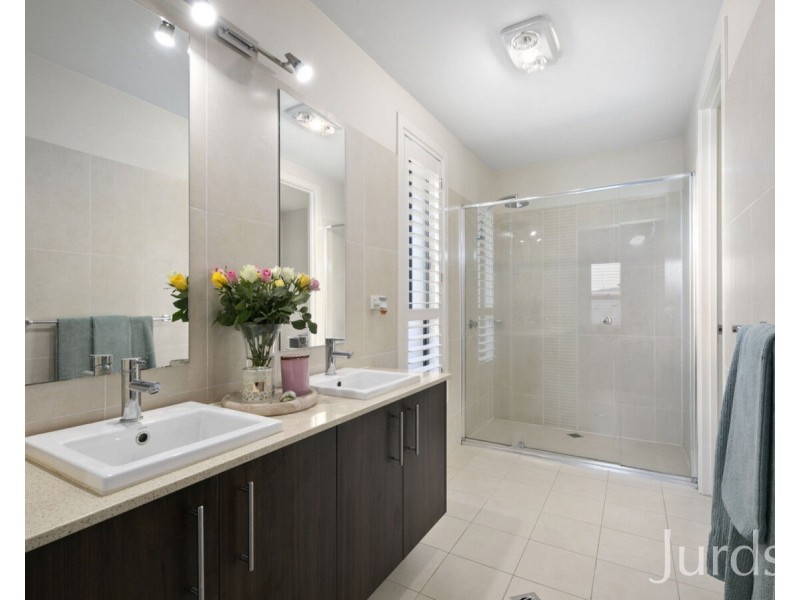 8 Drayton Grove, Cessnock NSW 2325