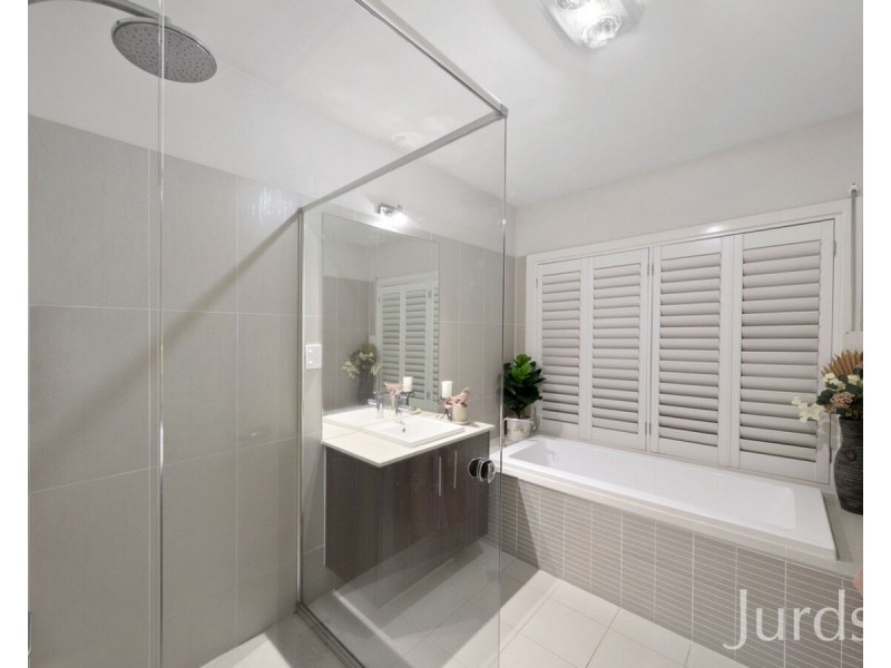 8 Drayton Grove, Cessnock NSW 2325