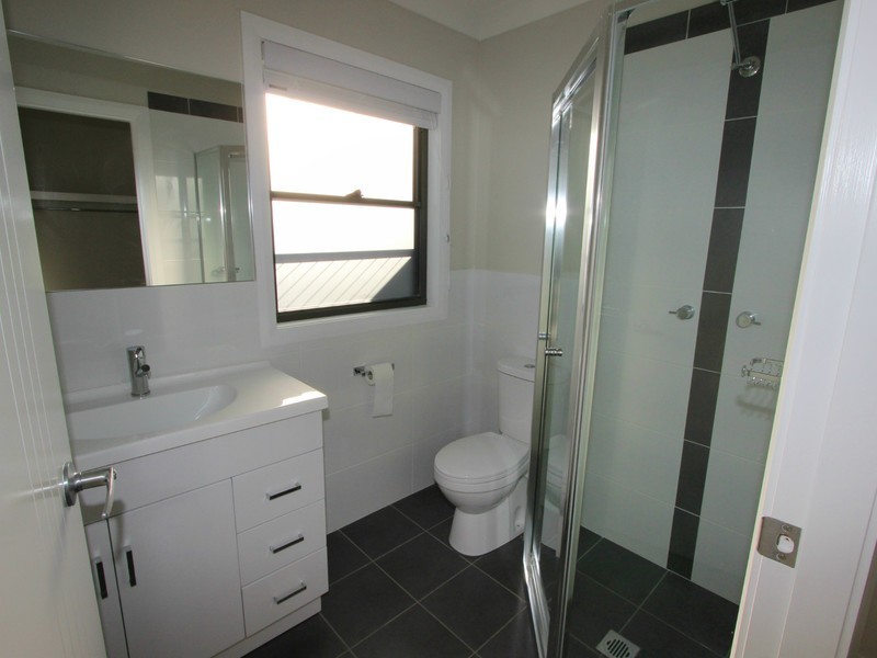 2/1 Elizabeth Street, Cessnock NSW 2325