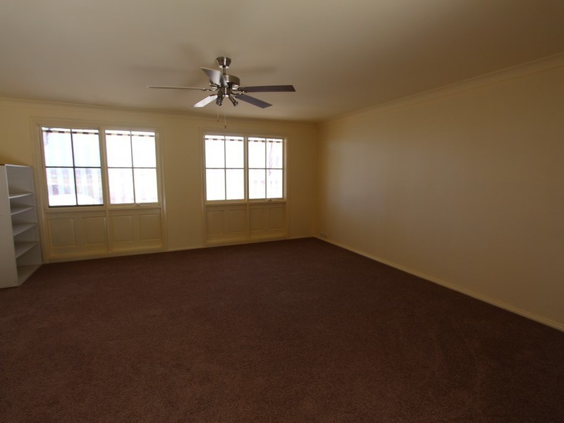 144 Elderslie Road, Elderslie NSW 2335