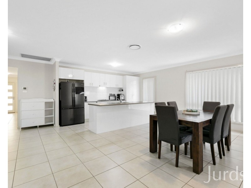 99 Tooze Circuit, North Rothbury NSW 2335
