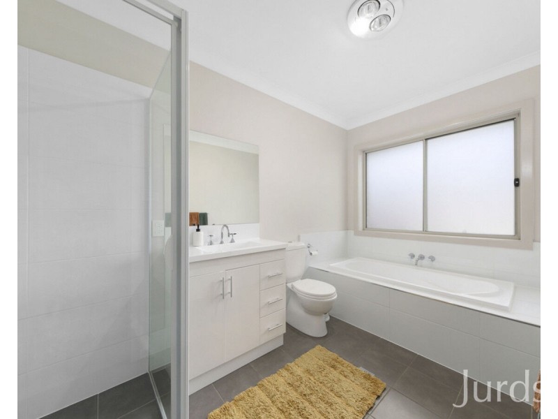 99 Tooze Circuit, North Rothbury NSW 2335