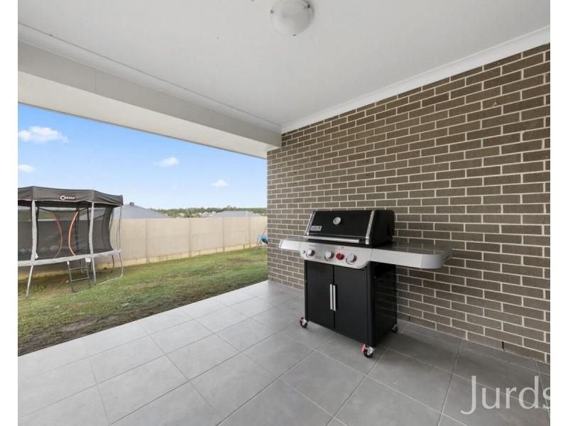 99 Tooze Circuit, North Rothbury NSW 2335