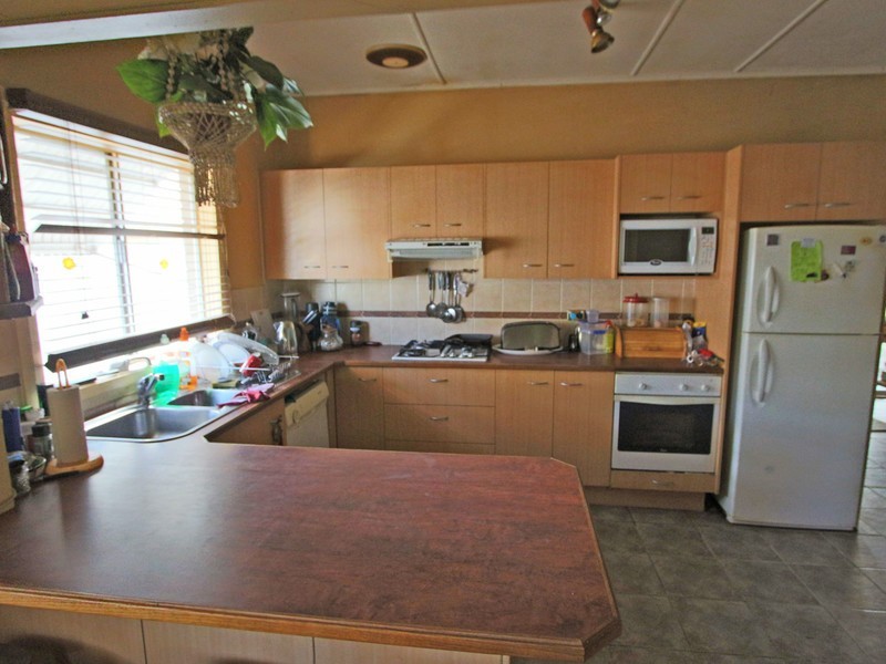 42 Wollombi Road, Cessnock NSW 2325