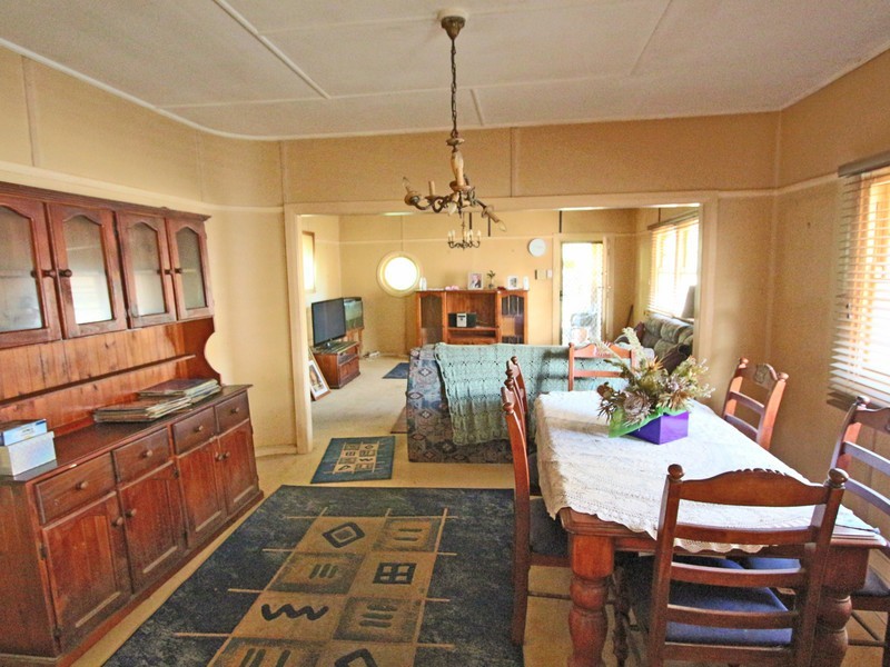 42 Wollombi Road, Cessnock NSW 2325