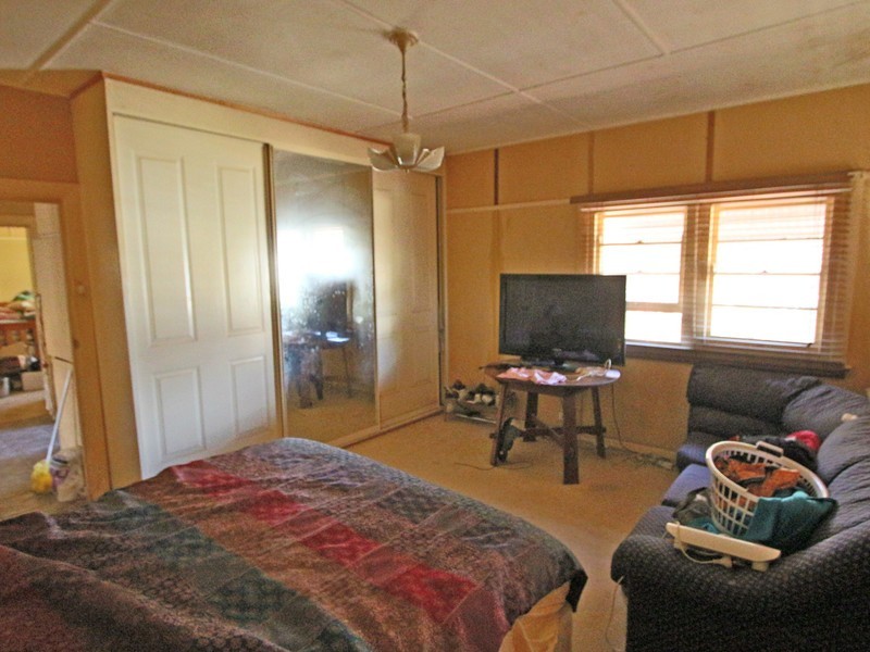 42 Wollombi Road, Cessnock NSW 2325