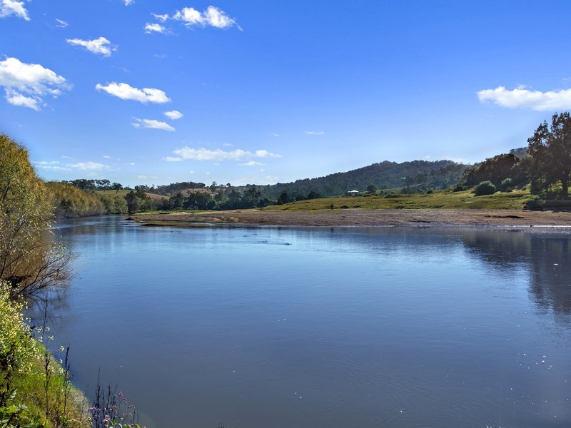 101 Knockfin Road, Luskintyre NSW 2321