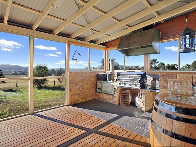 101 Knockfin Road, Luskintyre NSW 2321