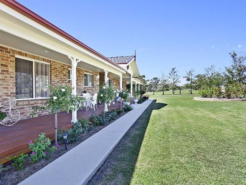101 Knockfin Road, Luskintyre NSW 2321