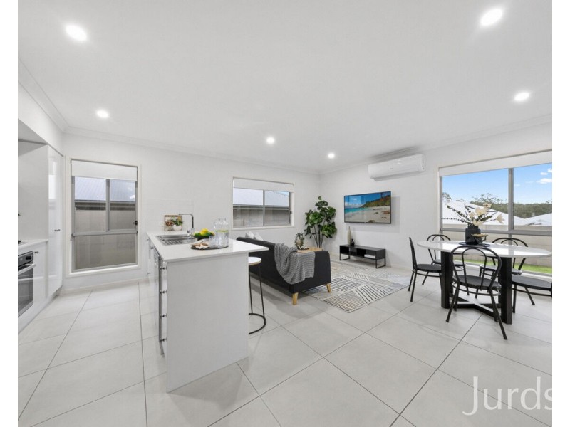 11 Brooker Drive, North Rothbury NSW 2335