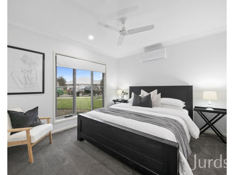 11 Brooker Drive, North Rothbury NSW 2335