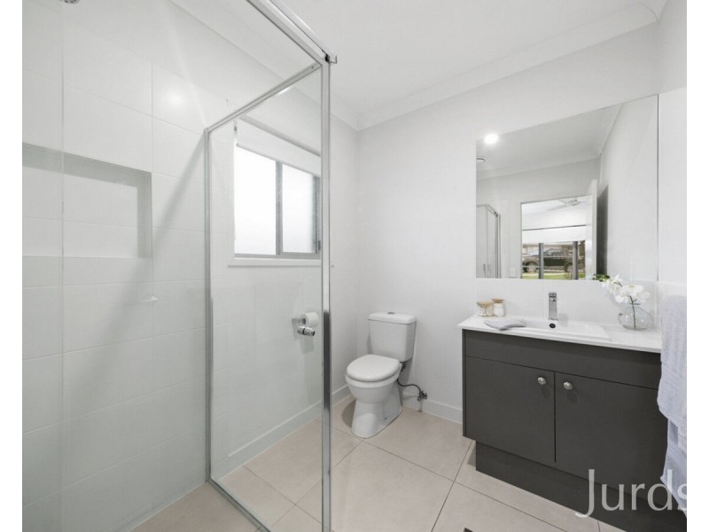 11 Brooker Drive, North Rothbury NSW 2335