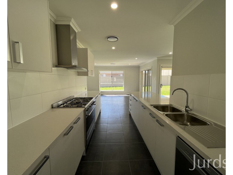 3 Burgess Way, North Rothbury NSW 2335