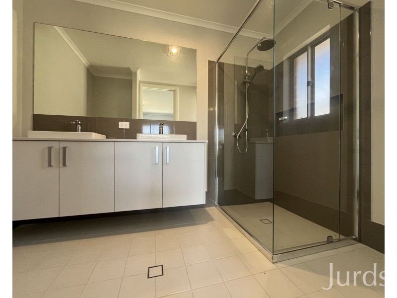 3 Burgess Way, North Rothbury NSW 2335