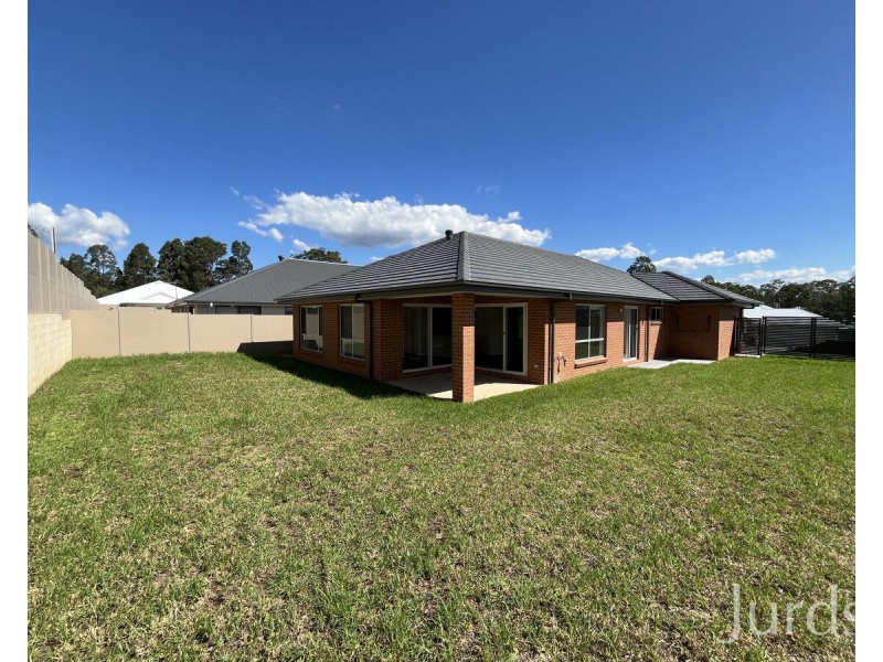 3 Burgess Way, North Rothbury NSW 2335