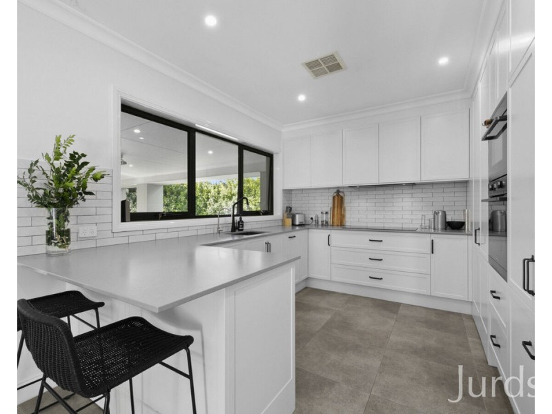 10 Turpentine Close, Pokolbin NSW 2320