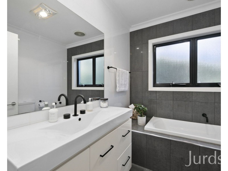 10 Turpentine Close, Pokolbin NSW 2320