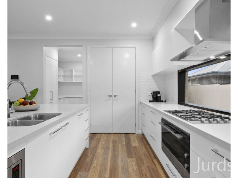 52 Cheetham Crescent, North Rothbury NSW 2335