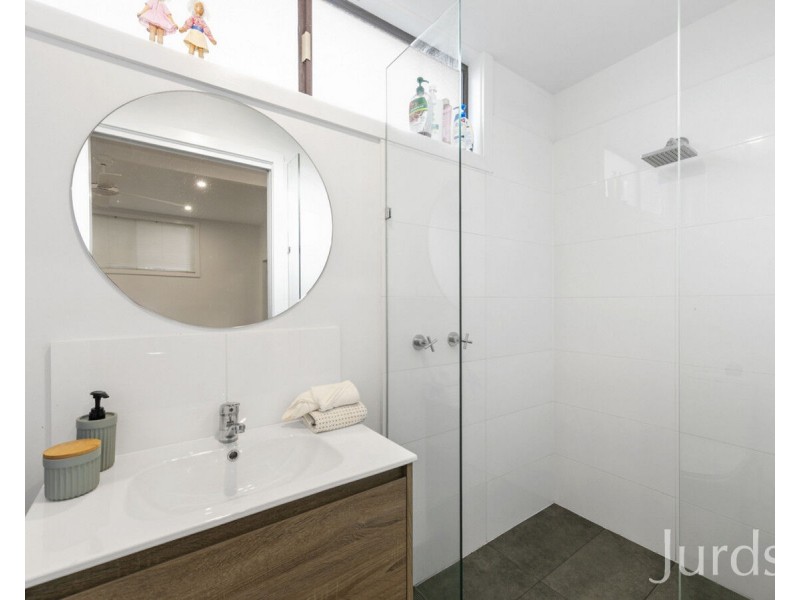 16 Charlton Street, Cessnock NSW 2325