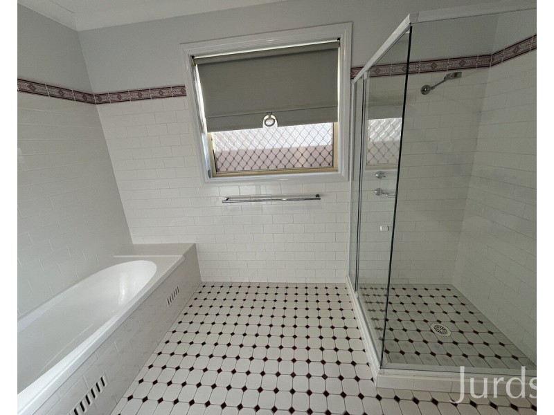 2/9 Sauvignon Grove, Cessnock NSW 2325