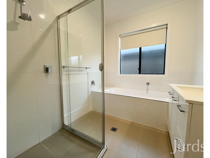 4 Haines Lane, North Rothbury NSW 2335