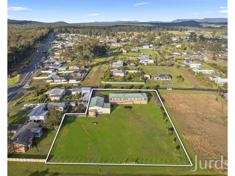 6 Sixth Avenue, Millfield NSW 2325