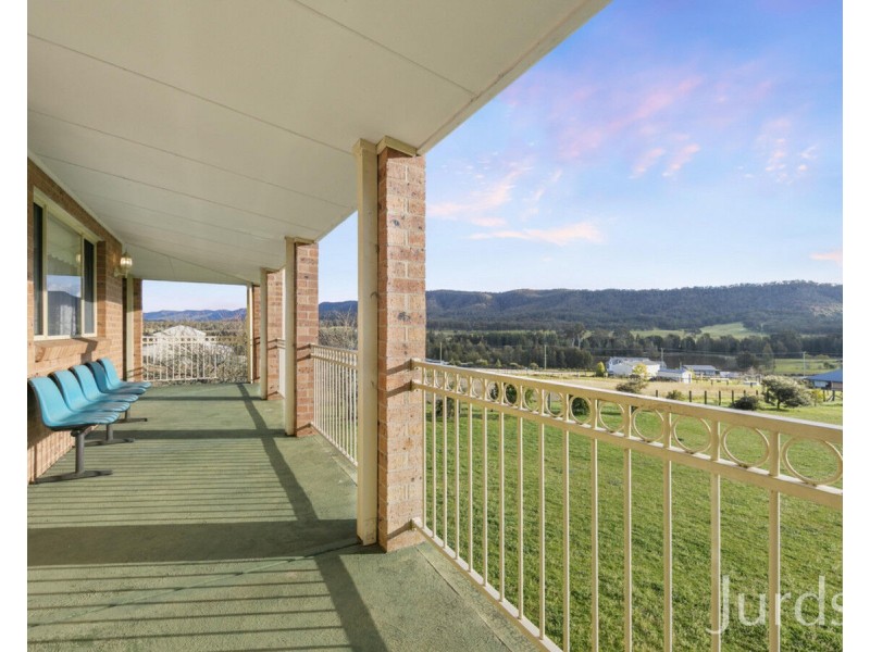 6 Sixth Avenue, Millfield NSW 2325