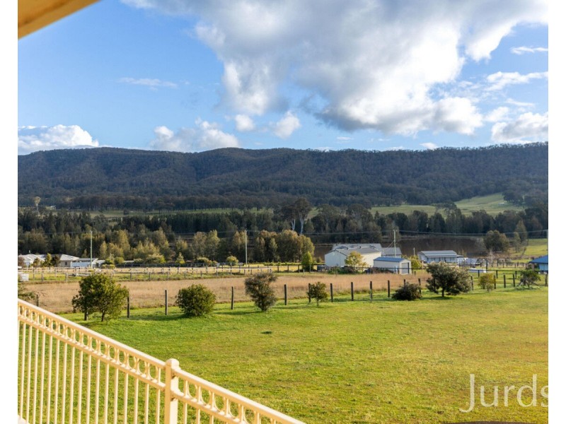 6 Sixth Avenue, Millfield NSW 2325