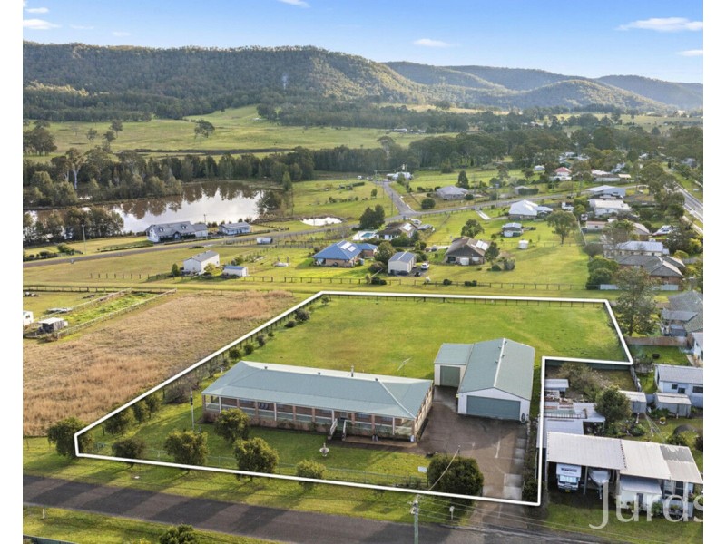6 Sixth Avenue, Millfield NSW 2325