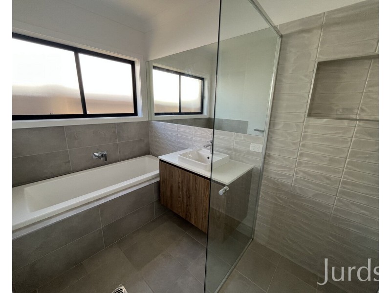 18 Peachy Avenue, North Rothbury NSW 2335