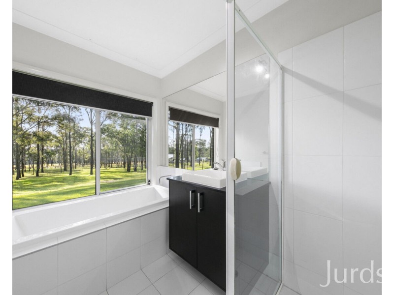 26 The Ballabourneen, Lovedale NSW 2325