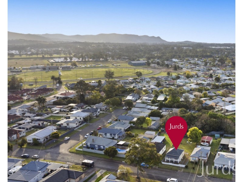 18 William Street, Cessnock NSW 2325