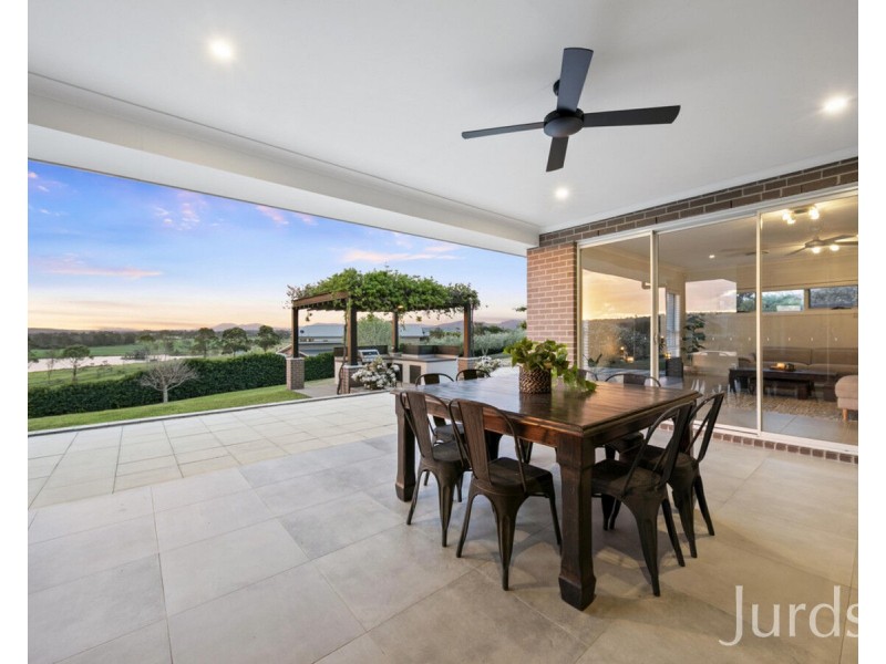 8 Loch Katrine Drive, Lochinvar NSW 2321
