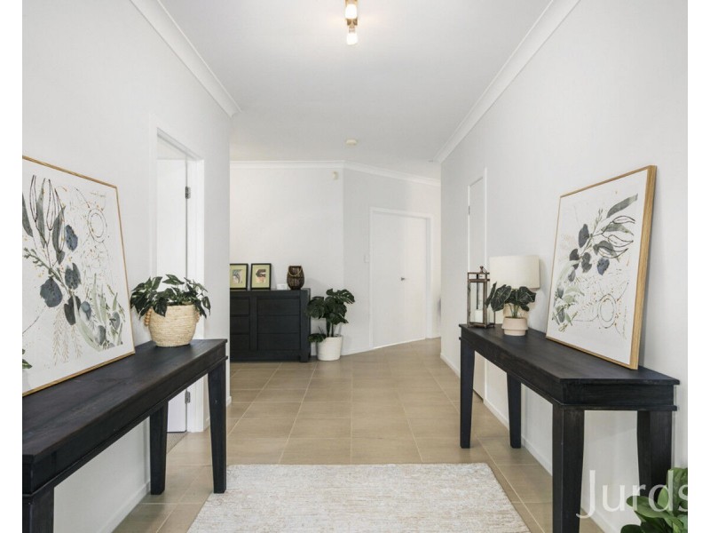 8 Loch Katrine Drive, Lochinvar NSW 2321