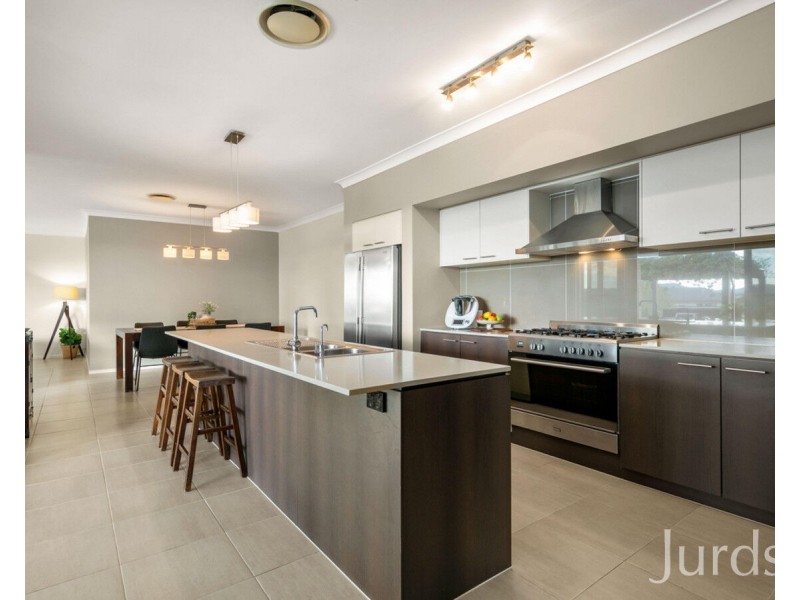 8 Loch Katrine Drive, Lochinvar NSW 2321