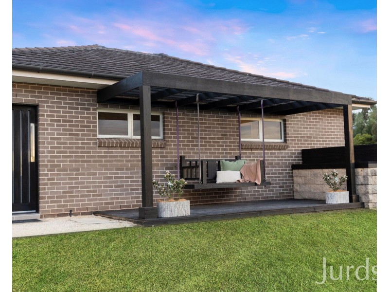 8 Loch Katrine Drive, Lochinvar NSW 2321
