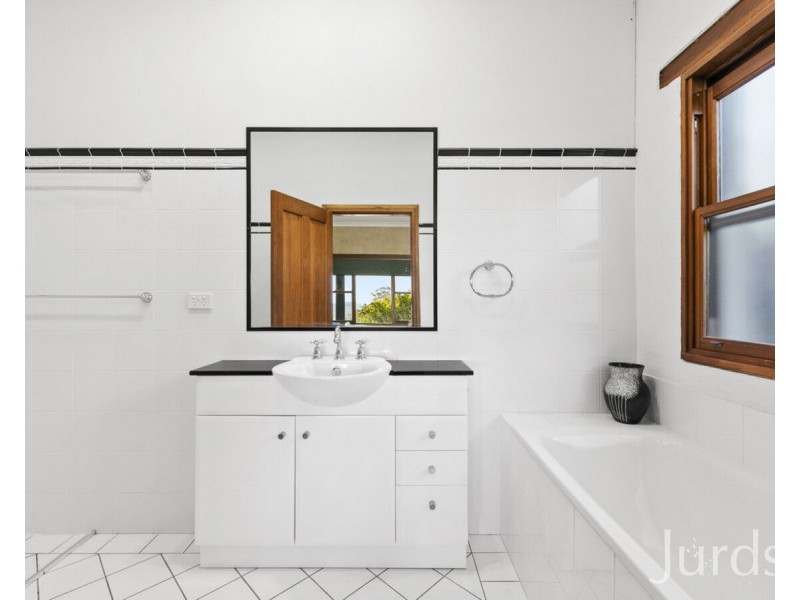 266 Bimbadeen Road, Mount View NSW 2325