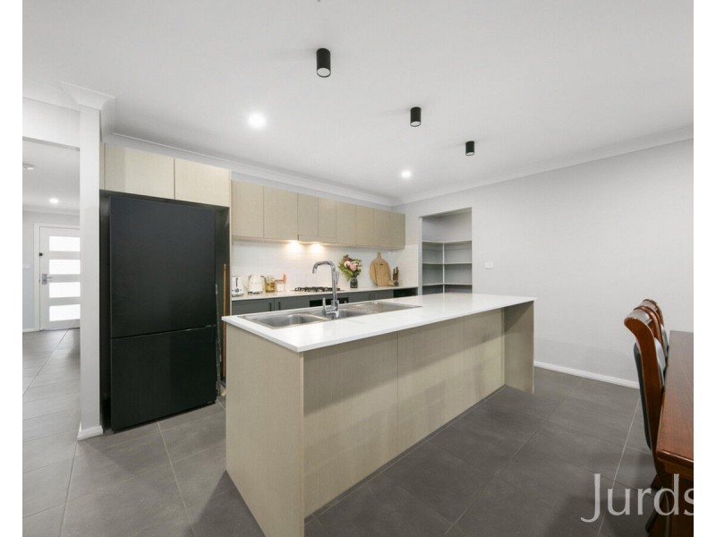 17 Amos Road, North Rothbury NSW 2335