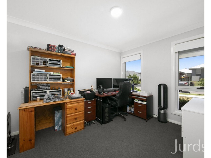 17 Amos Road, North Rothbury NSW 2335