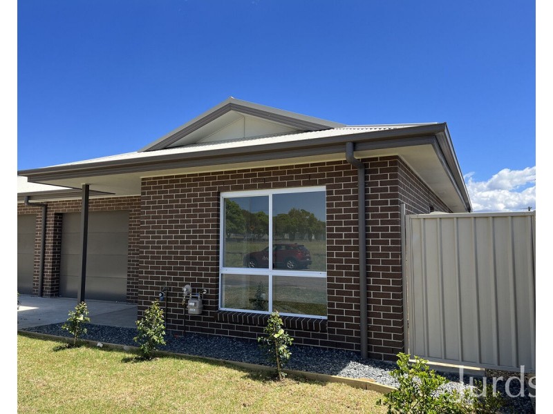 2/35 Evans Street, Cessnock NSW 2325