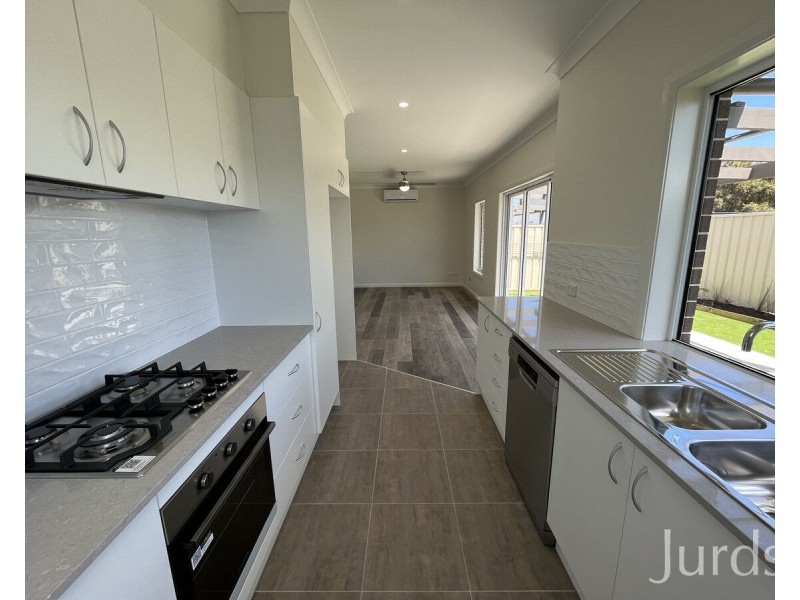 2/35 Evans Street, Cessnock NSW 2325